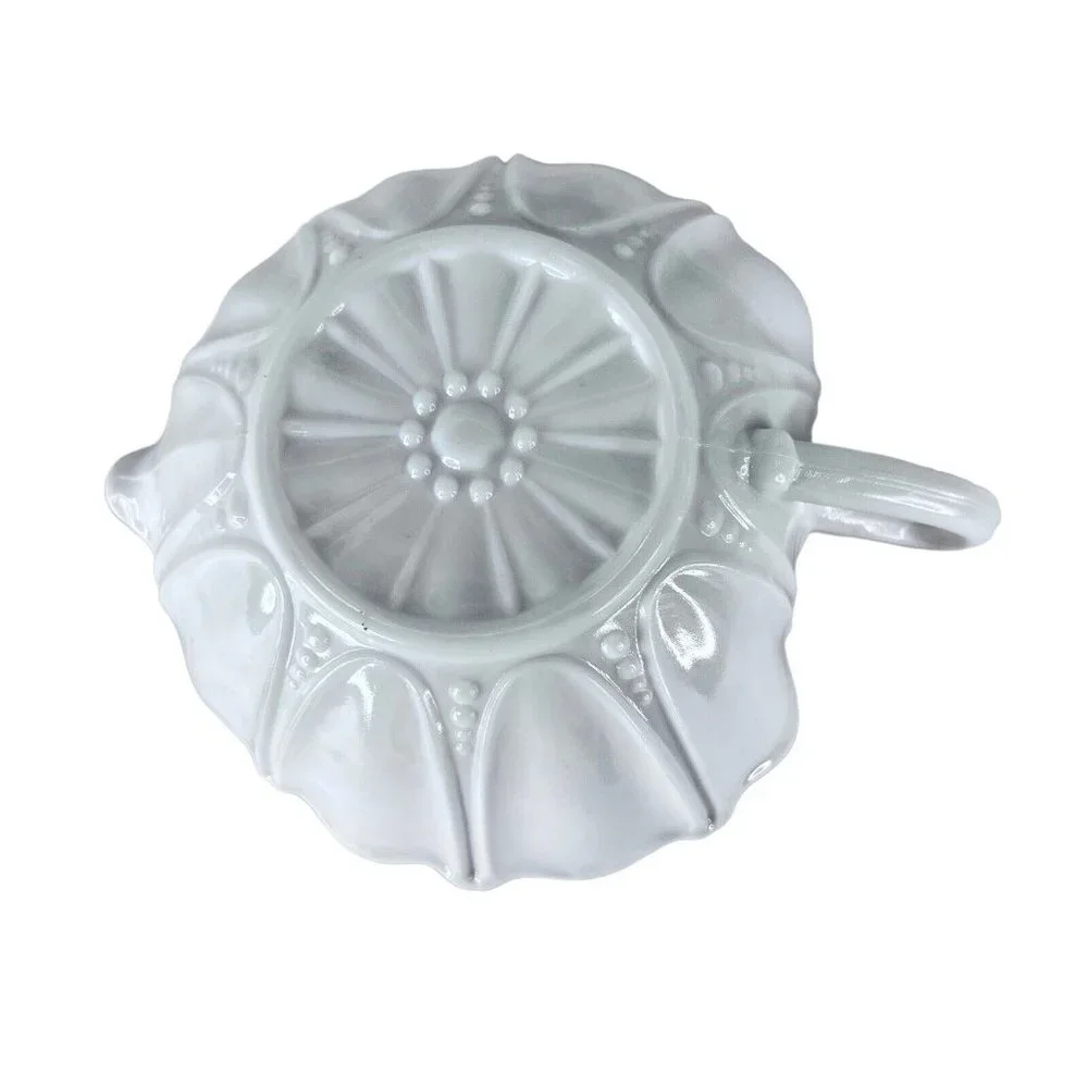 2 Anchor Hocking Oyster And Pearl Dish Green Pink White Vitrock Finger‎ Handle
